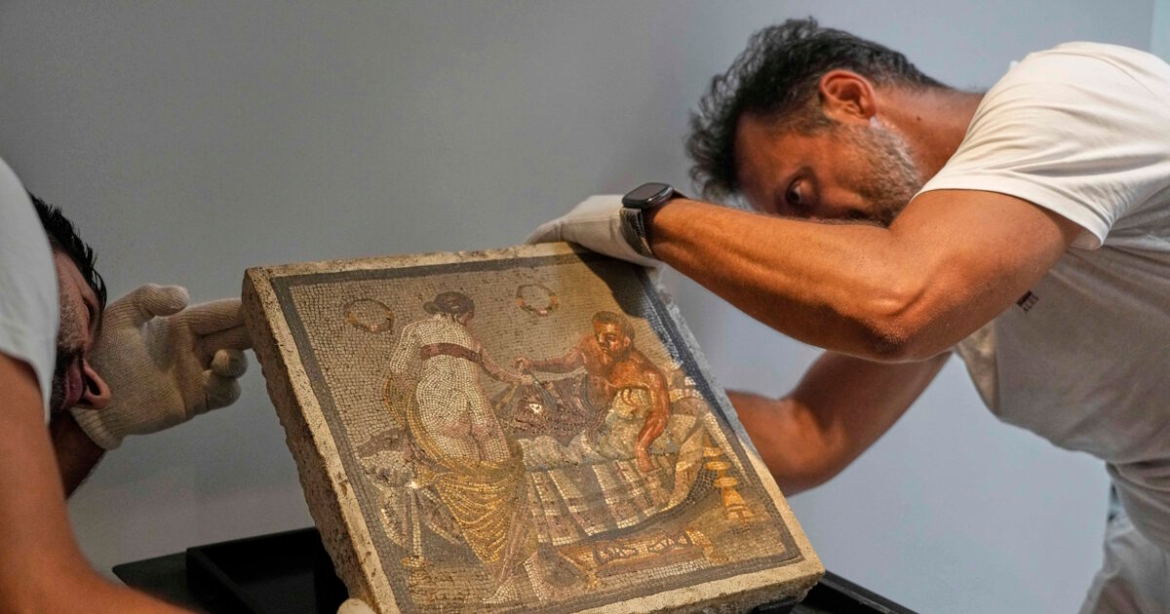 Πομπηία: Επαναπατρίστηκε ρωμαϊκό ψηφιδωτό μετά από 80 χρόνια – Είχε κλαπεί από αξιωματικό των Ναζί