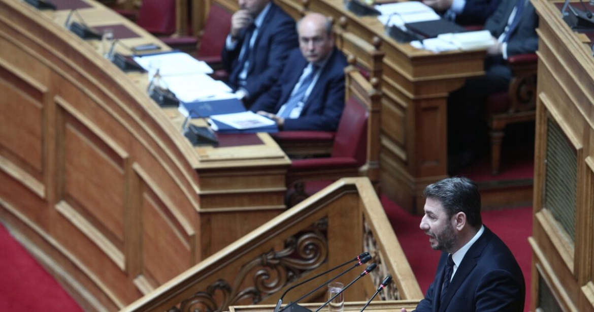 «Σφάχθηκαν» Χατζηδάκης – Ανδρουλάκης στη Βουλή: «Βοσκάγατε τα πρόβατα κάπου παραπέρα;» -«Με την ακροδεξιά ρητορεία σας διχάζετε»