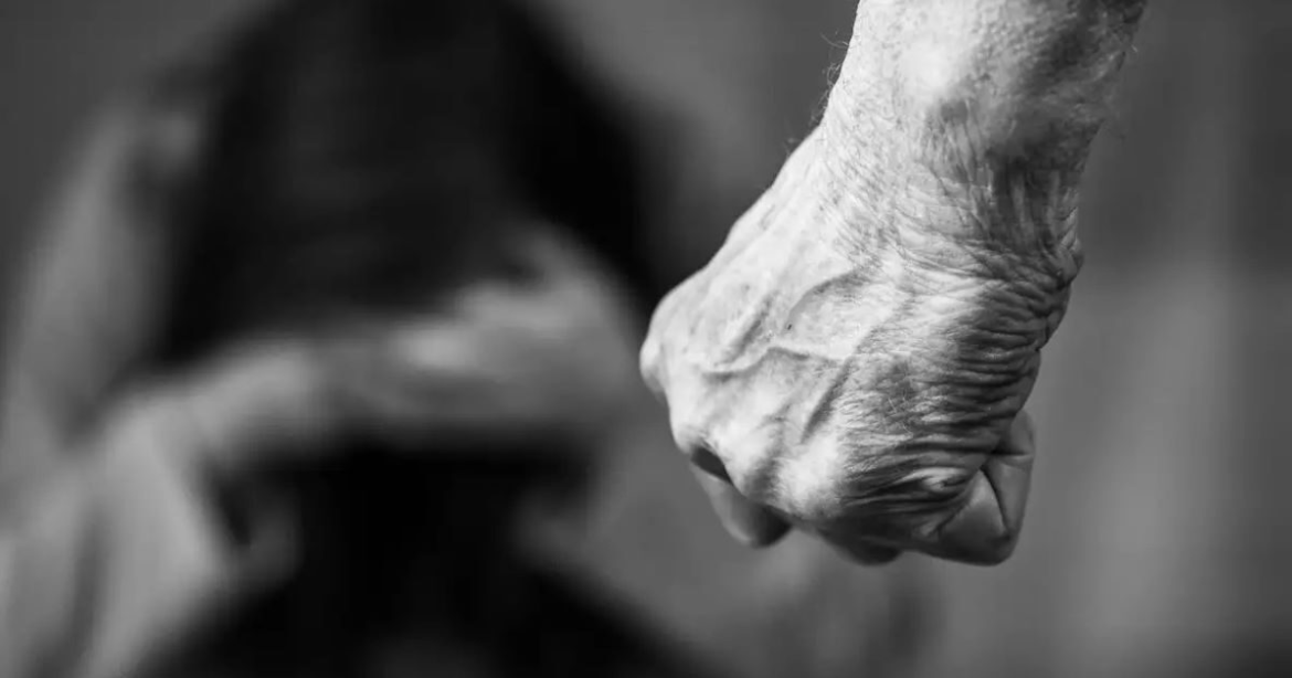 Θεσσαλονίκη: Συνελήφθη 43χρονος που πέταξε ένα πιάτο με καρπούζι στο κεφάλι της συζύγου του