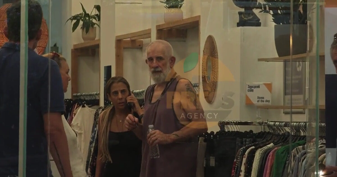 Πέτρος Φιλιππίδης: Τον έσωσε η γειτόνισσα με τις φωνές της – Έρευνες για τα αίτια της  φωτιάς στο διαμέρισμά του