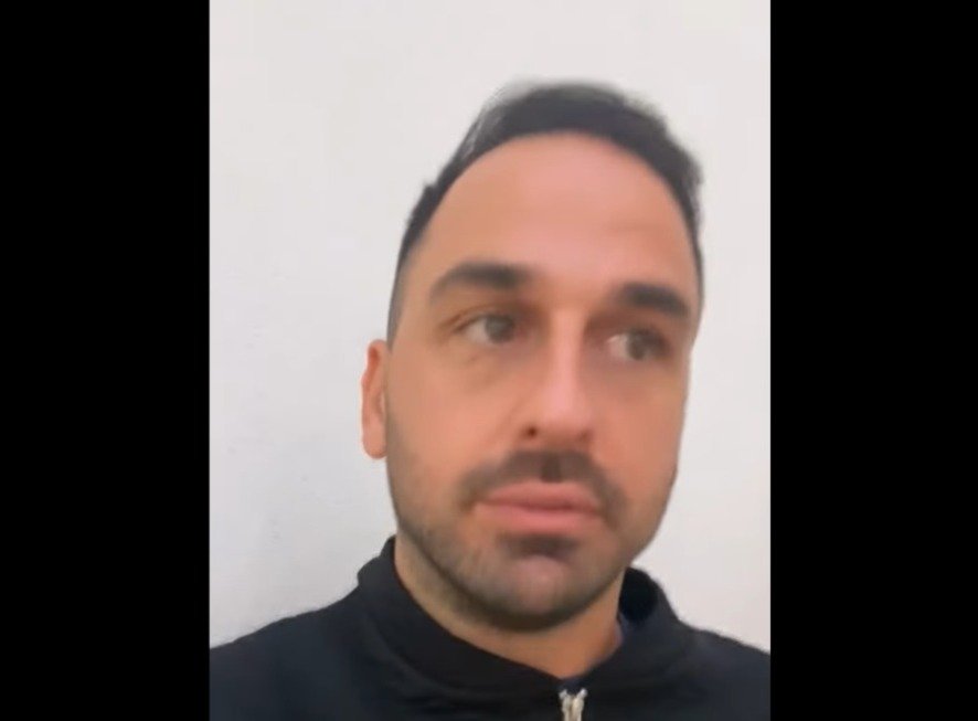 Άρης Σοϊλέδης: Έντονη αντίδραση για τις τιμές στη Μύκονο – «Ένα κουλούρι 5,60 ευρώ; Είστε τραγικοί»