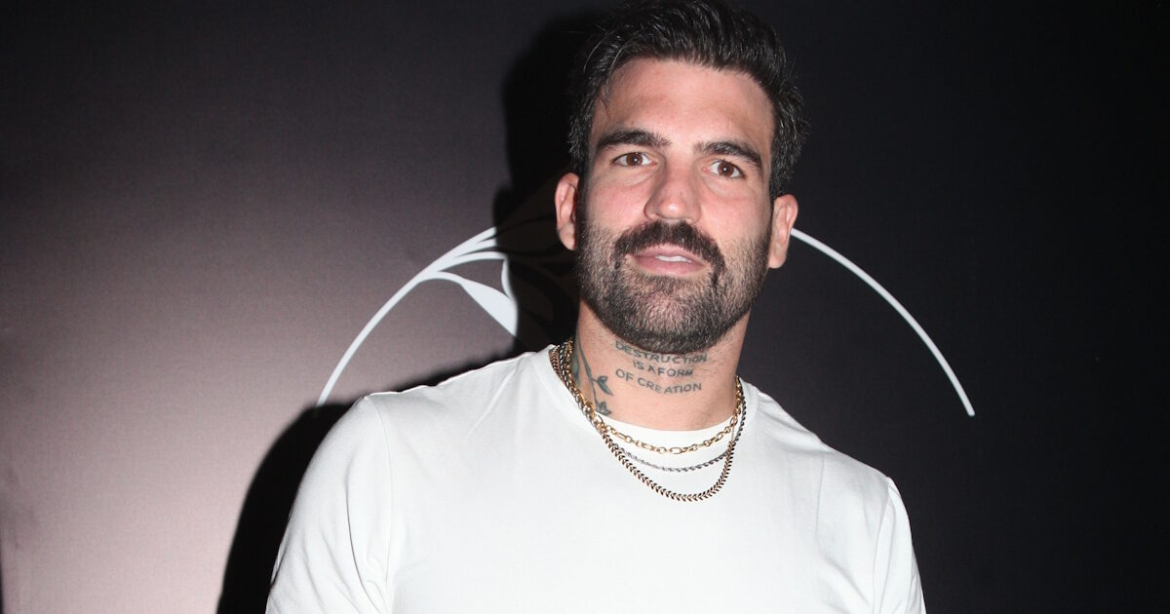 Δημήτρης Αλεξάνδρου: Η σκαφάτη βόλτα από τη Μύκονο στη Δήλο και τα «μαθήματα» ιστορίας στο Instagram