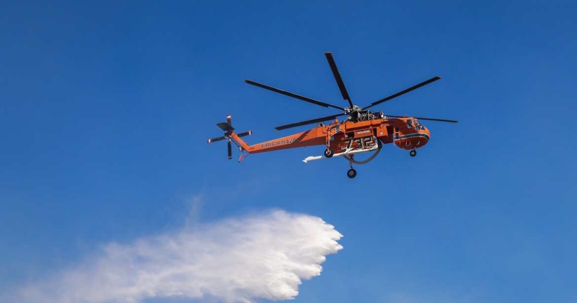 Πτώση ελικοπτέρου Erickson στην Ελευσίνα – Σώοι οι τρεις χειριστές