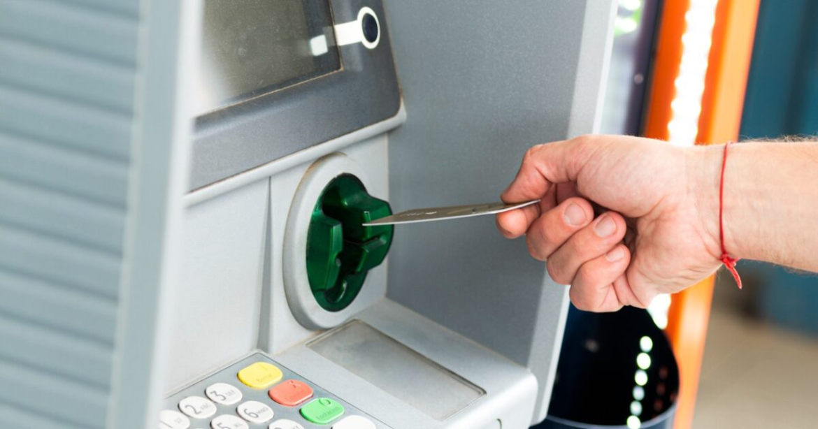 Χρεώσεις ATM: Αναλήψεις χωρίς προμήθεια από τις 11 Αυγούστου