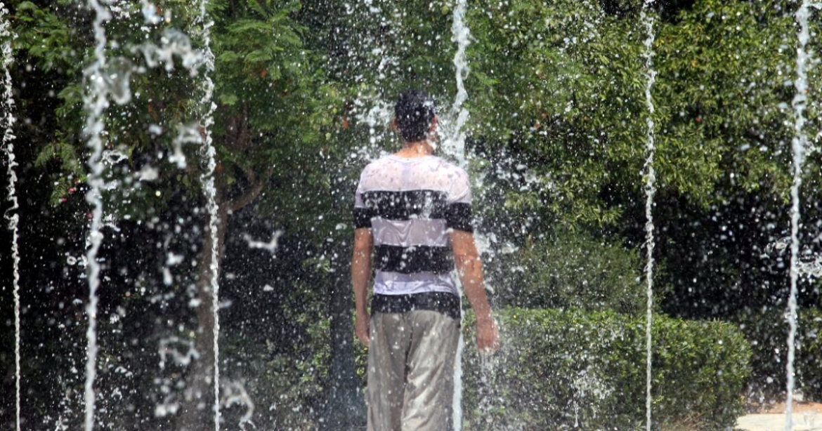 Καιρός: Άγριος καύσωνας με ακραίες θερμοκρασίες και αφρικανική σκόνη – Στο «κόκκινο» για φωτιά όλη η χώρα