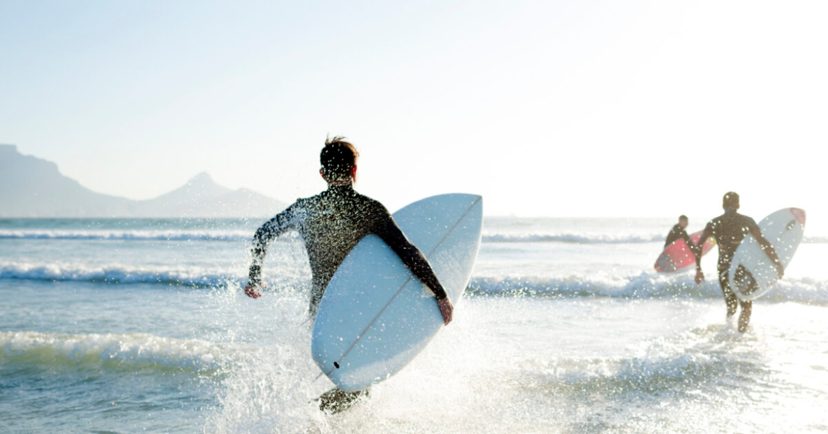 Κολύμβηση, SUP, τζετ σκι: Πώς να αποφύγετε τους τραυματισμούς από τα θαλάσσια σπορ