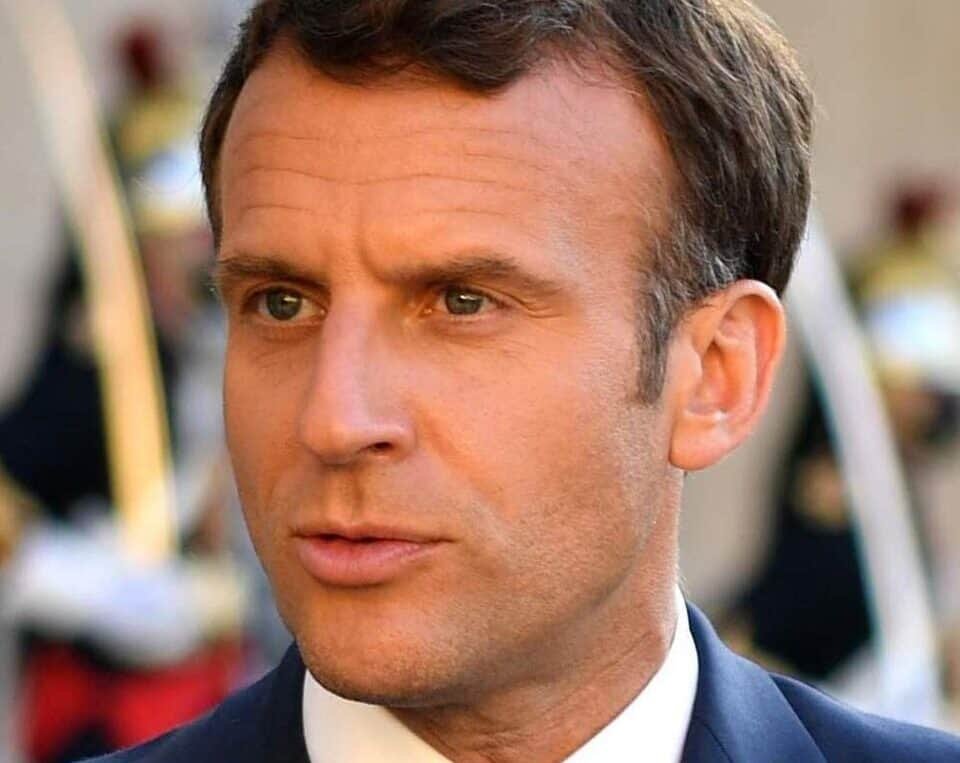 Μακρόν: Αύξηση στρατιωτικών δαπανών κατά €6,5 δισ. έως το 2027 – «Για να είμαστε ελεύθεροι, πρέπει να μας φοβούνται»