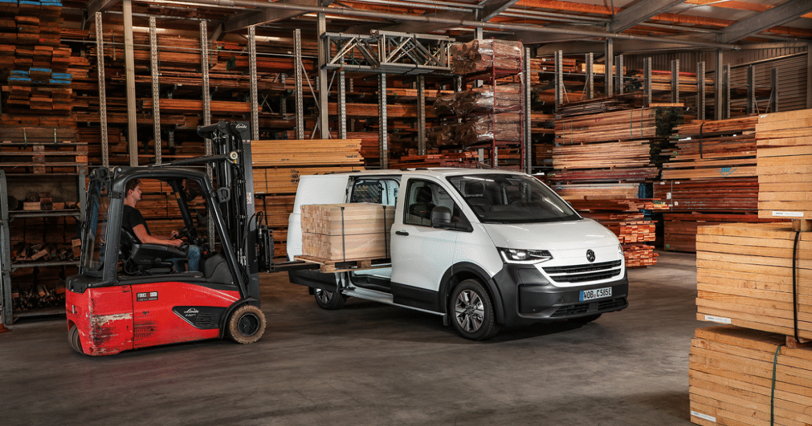 VW: Μεγαλύτερη γκάμα Transporter με διπλή καμπίνα και δύο νέα panel van