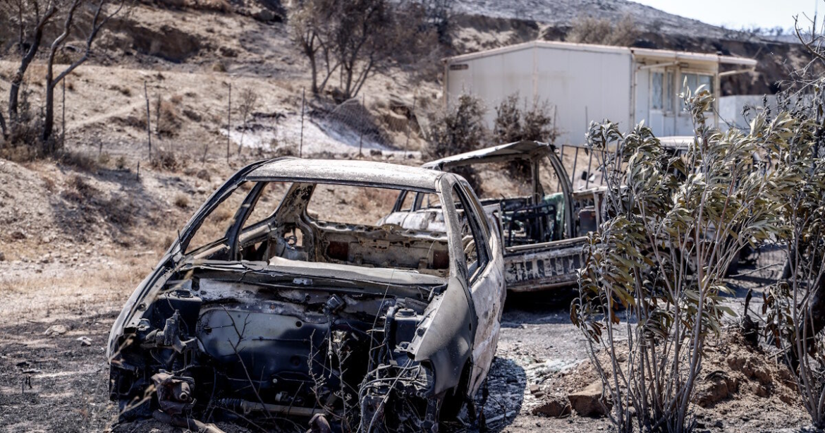 Φωτιά στη Χίο: Χωρίς ρεύμα παραμένει το 60% της Βολισσού – Το Σάββατο ξεκινά η καταγραφή των ζημιών