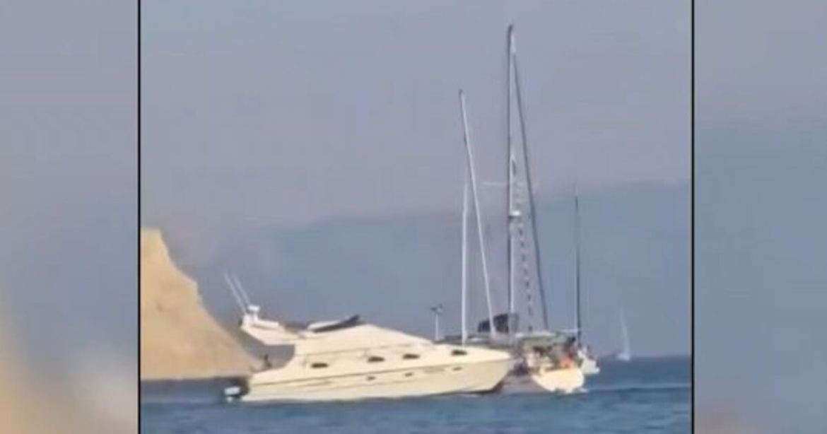 Η στιγμή που ταχύπλοο στην Κέρκυρα παίρνει σβάρνα ιστιοφόρα – Κολυμβητές κοιτούσαν με κομμένη την ανάσα