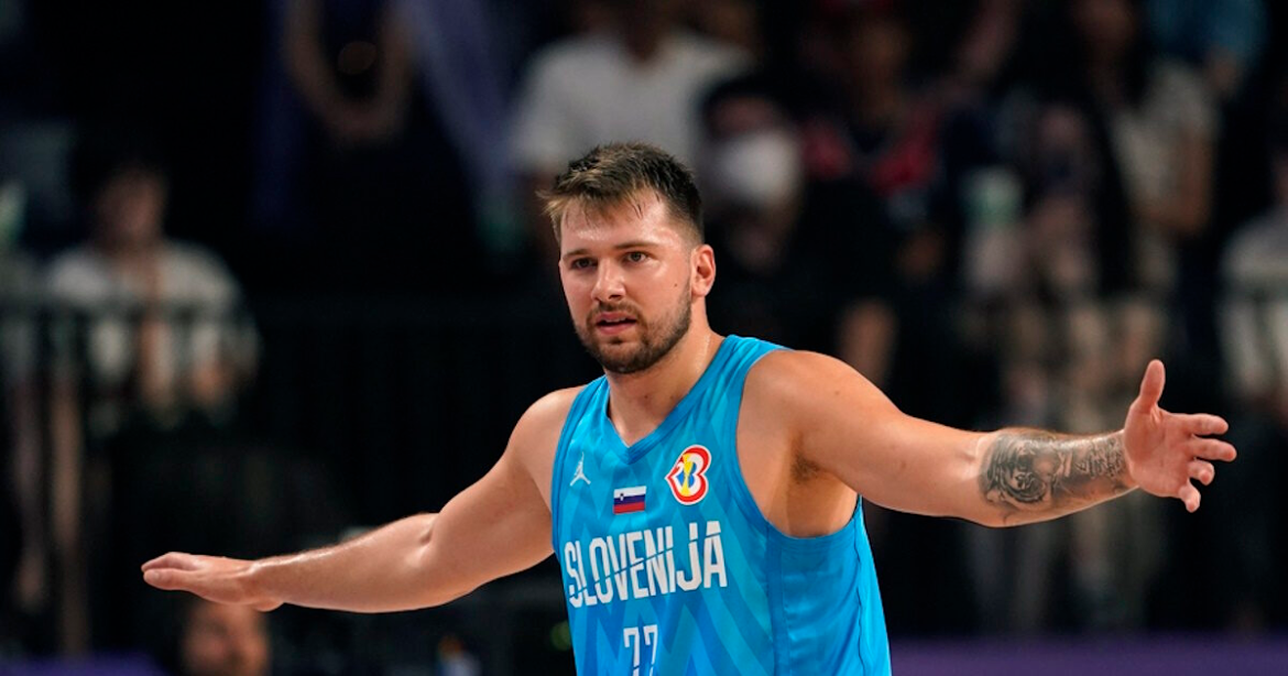 Λούκα Ντόντσιτς: Γλίτωσε τα χειρότερα με κάκωση στο γόνατο