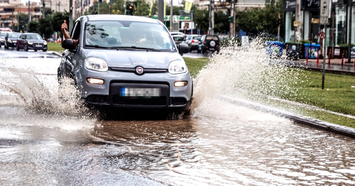 Καιρός σήμερα: Τοπικές βροχές και καταιγίδες – Η θερμοκρασία θα φτάσει έως τους 34 βαθμούς