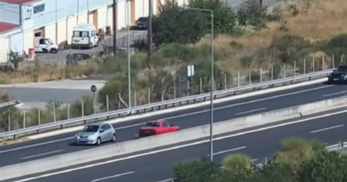 Τρίπολη: Σοκαριστικό βίντεο με αυτοκίνητο να κινείται ανάποδα στην Εθνική Οδό