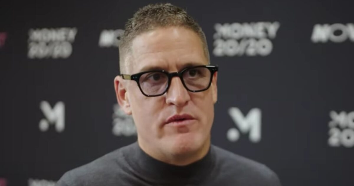 Ποιος είναι ο Tom Greenwood, ο δισεκατομμυριούχος τουρίστας που τράκαρε στη Μύκονο και τον έσωσε το ΕΣΥ