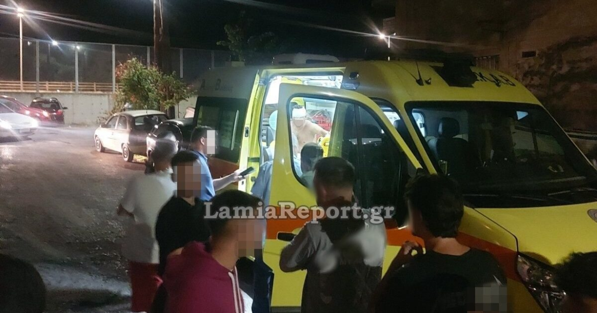 Καμένα Βούρλα: Άγριος ξυλοδαρμός μεταξύ τουριστών – Στο νοσοκομείο 4 άτομα με τραύματα στο κεφάλι