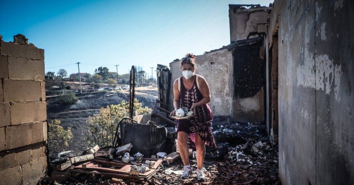 Φωτιά στο Κρυονέρι: Καταβλήθηκαν αποζημιώσεις σε 13 πληγέντες από την πυρκαγιά του Ιουλίου – Δόθηκαν 42.690 ευρώ