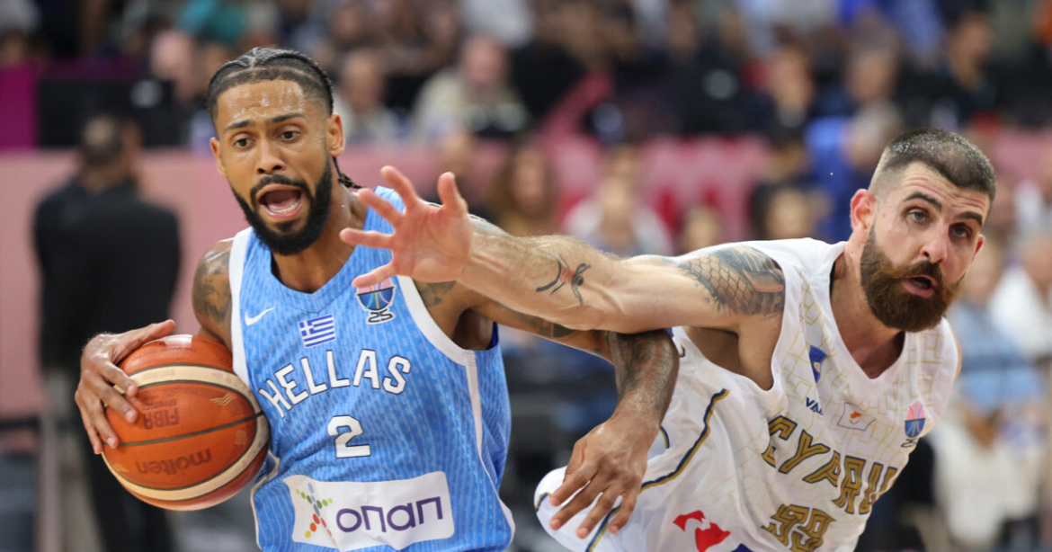 Ο Νίκος Στυλιανού έγινε viral με το τατουάζ που ενώνει την Ελλάδα με την Κύπρο