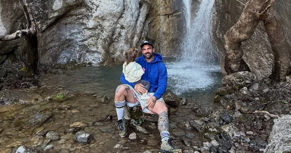 Ο Δημήτρης Αλεξάνδρου μαζί με τον γιο του στον Όλυμπο: Το ξεκαρδιστικό βίντεο και η αναφορά του Πάρη στον Ολυμπιακό