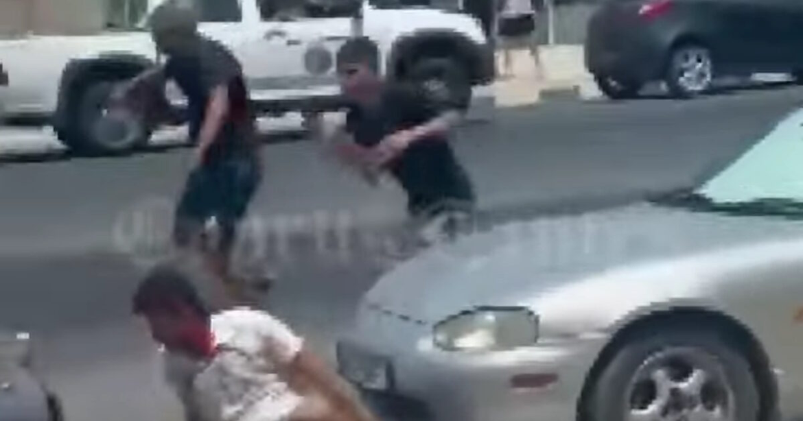 Ελληνοκύπριοι και Κούρδοι πλακώθηκαν στη μέση του δρόμου στη Λεμεσό – Βίντεο από την άγρια συμπλοκή