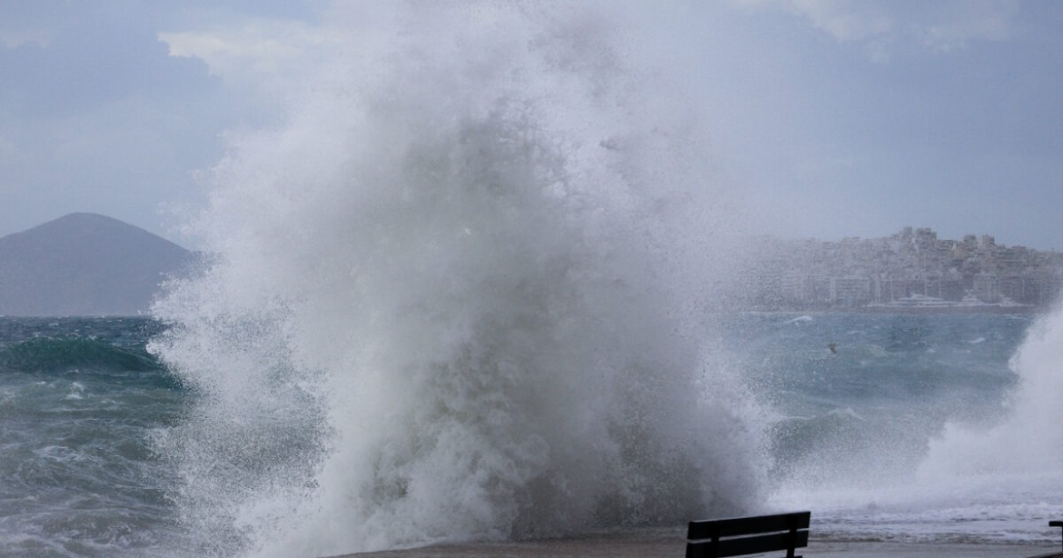 Καιρός αύριο: Θυελλώδεις άνεμοι σε Αττική, Αιγαίο, Εύβοια – Έως τους 39 βαθμούς η θερμοκρασία