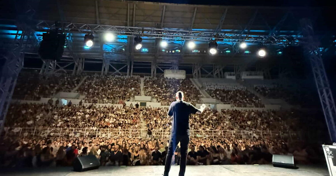 Αλέξανδρος Τσουβέλας: Μια παράσταση-σταθμός στο Παμπελοποννησιακό Στάδιο