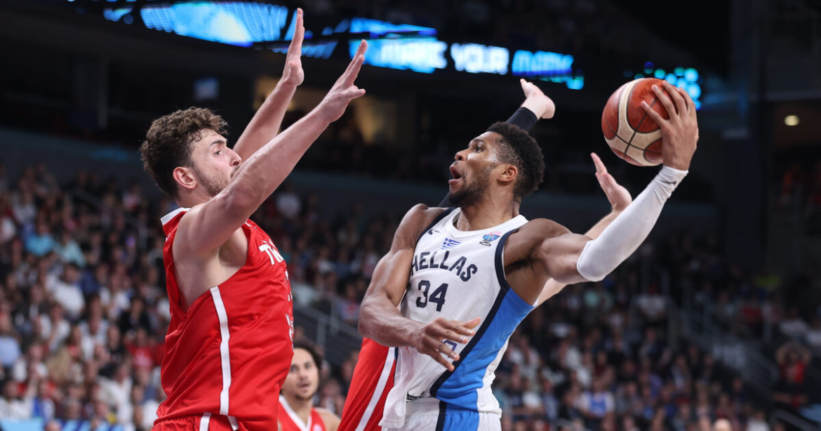 Σενγκούν για Γιάννη Αντετοκούνμπο: «Δεν είναι τρομερός πασέρ»