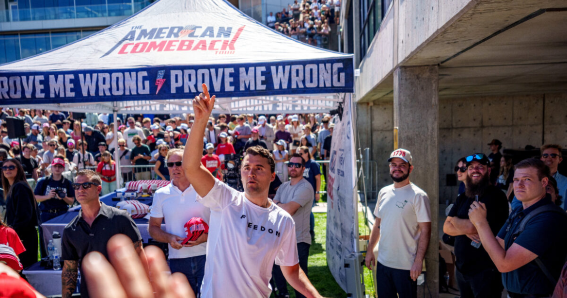 Τσάρλι Κερκ, ο ακτιβιστής που μάγεψε τον Τραμπ – Ένας υπέρμαχος της οπλοκατοχής που τελικά τον σκότωσε