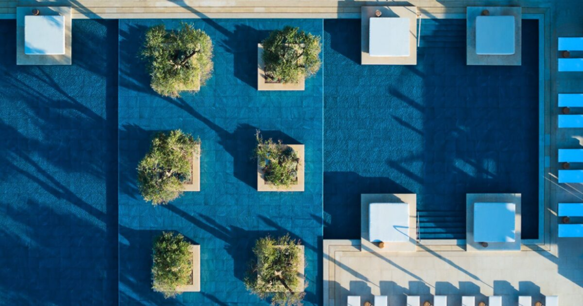 Avra bar: έρχεται το πιο πολυσυζητημένο pool party της σεζόν