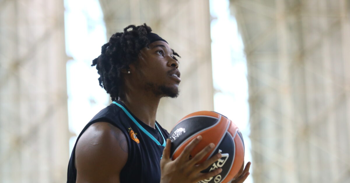 Παναθηναϊκός: Πρόβλημα και με τον Ρισόν Χολμς, θα ταξιδέψει με καθυστέρηση στην Αυστραλία