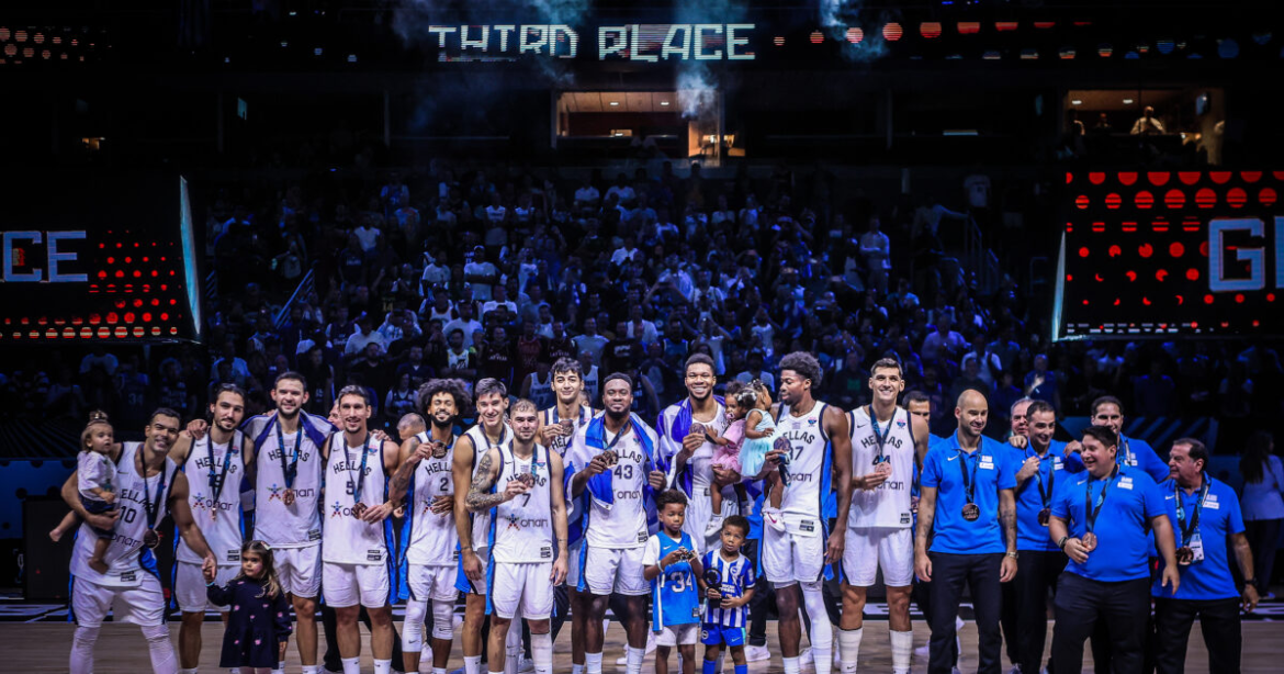 Εθνική μπάσκετ: Το ιστορικό χάλκινο μετάλλιο, οι συγκλονιστικές στιγμές για την οικογένεια Αντετοκούνμπο και ο «Μίδας» Σπανούλης