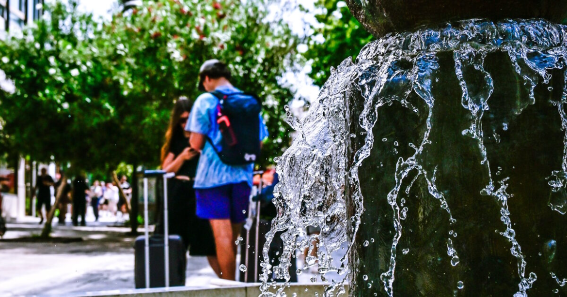 Καιρός αύριο: Ζέστη με θερμοκρασίες έως τους 34 βαθμούς με ισχυρούς ανέμους και χωρίς βροχές