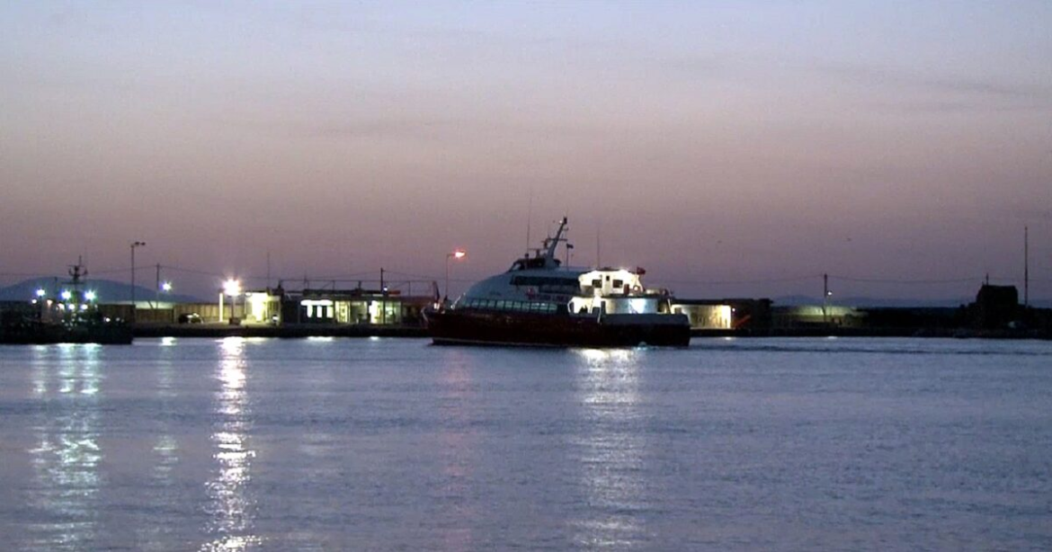 Συναγερμός για εκρηκτικά στο πλοίο «Θαλασσίτης» στη Χίο