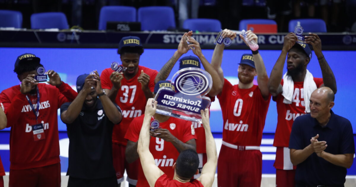 ΠΑΕ Ολυμπιακός: «Συγχαρητήρια στην ομάδα μπάσκετ για την κατάκτηση του Super Cup, ο σύλλογος έφτασε τους 334 τίτλους στα ομαδικά αθλήματα»