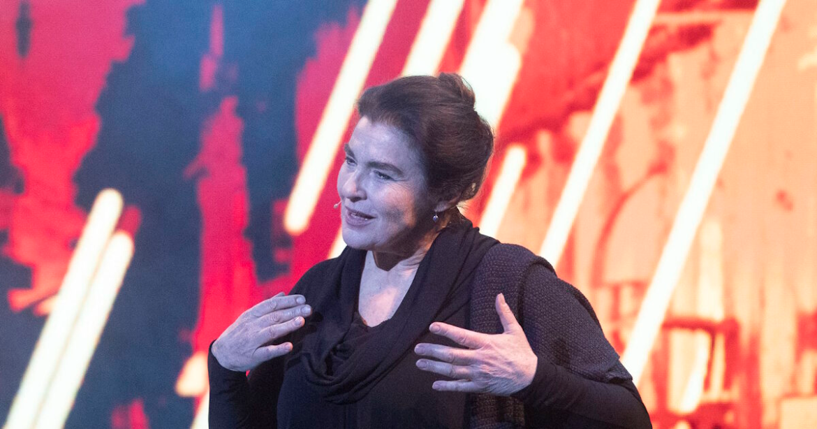 Λυδία Κονιόρδου: «Έφυγε» και η αδελφή μου και αισθάνομαι μία παράξενη ορφάνια