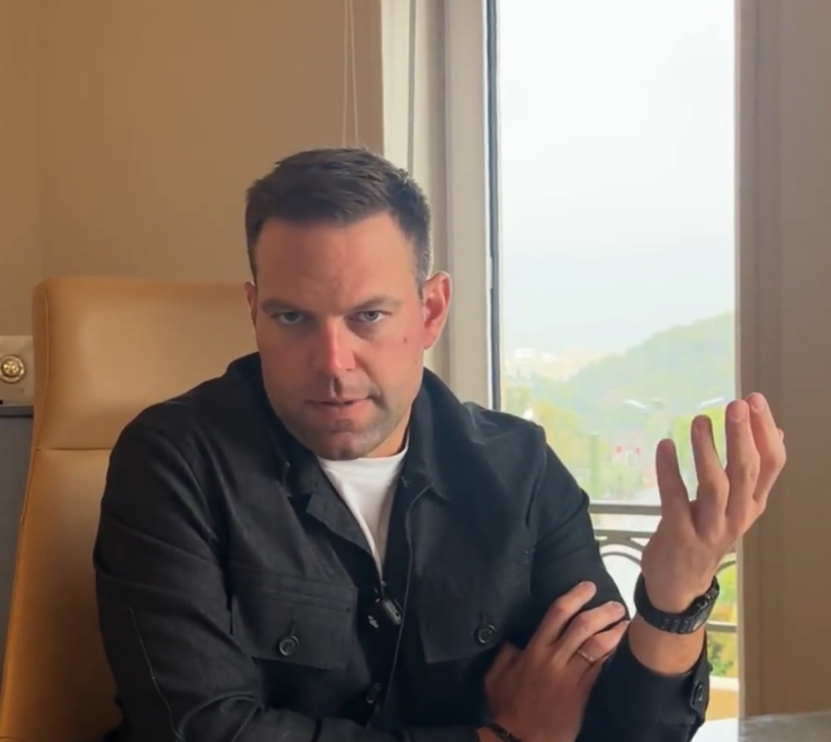 Κασσελάκης: «Μια εταιρεία που χωρίς τζίρους, χωρίς εργαζομένους και μόνο με ζημίες, φέρεται να δίνει 580.000€ για ακίνητο του Αυγενάκη»