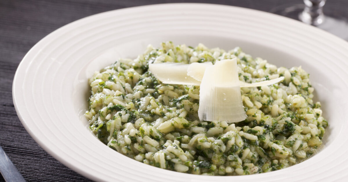 Συνταγή για ελληνικό ριζότο με γεύση ντολμαδάκια γιαλαντζί