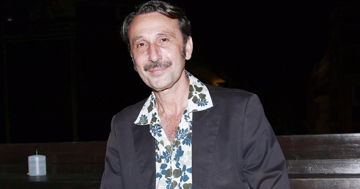 Ρένος Χαραλαμπίδης: «Πριν από μια παράσταση δηλητηριάστηκα, έκαψα τις φωνητικές μου χορδές και δεν με έπιανε η κορτιζόνη»