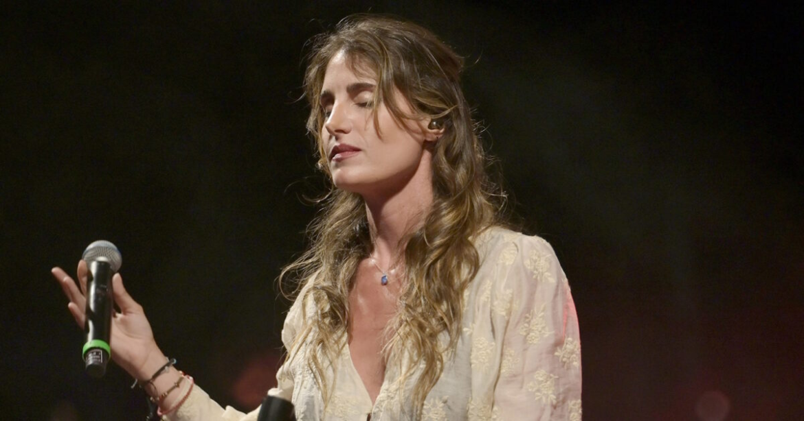 Παυλίνα Βουλγαράκη: «Στην εγκυμοσύνη ένιωθα λυπημένη – Πήρα 30 κιλά και σταμάτησα να δουλεύω»