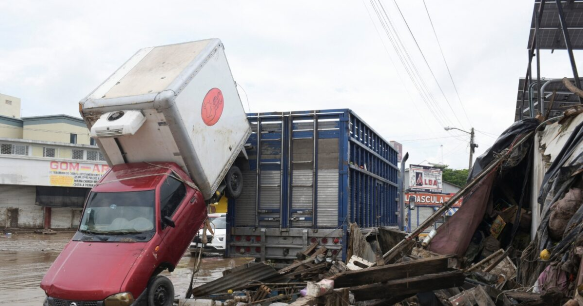 Μεξικό: 41 νεκροί από τις καταστροφικές πλημμύρες – Ζημιές σε πάνω από 35.000 σπίτια, δείτε βίντεο και φωτογραφίες