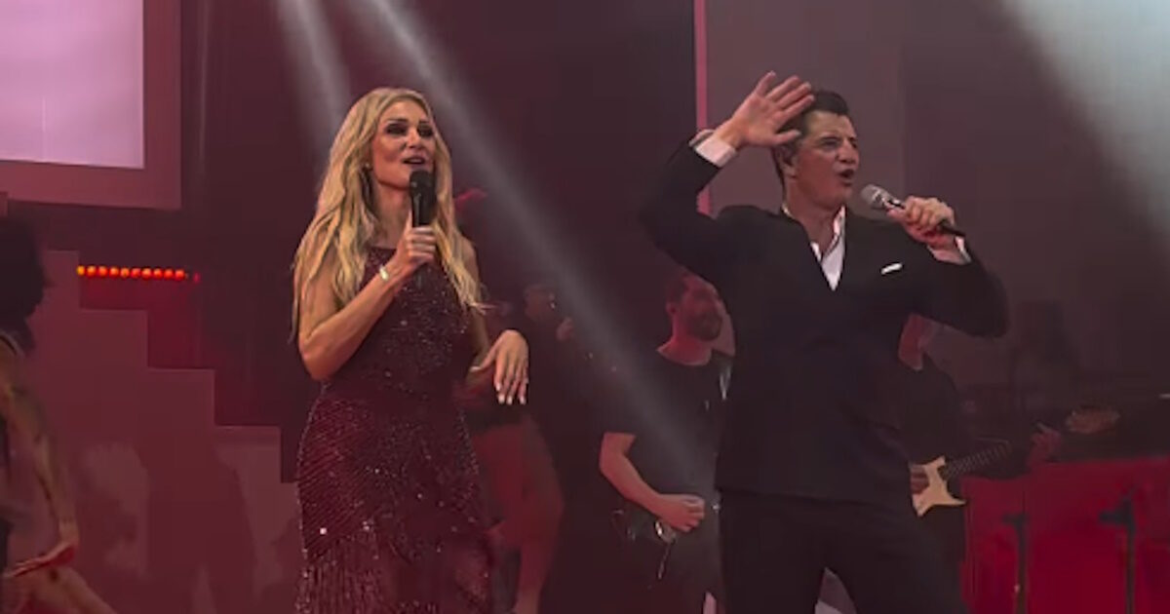 Σάκης Ρουβάς – Νατάσα Θεοδωρίδου: Η μαγευτική πρεμιέρα στην σκηνή του «Έναστρον» και η έκπληξη για τα γενέθλια της τραγουδίστριας