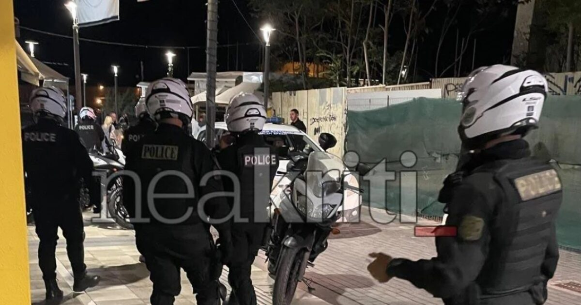 Επίθεση από 50 κουκουλοφόρους κατά του Μάκη Βορίδη στο Ηράκλειο: Του πέταξαν αυγά, τραπέζια και φώναζαν συνθήματα