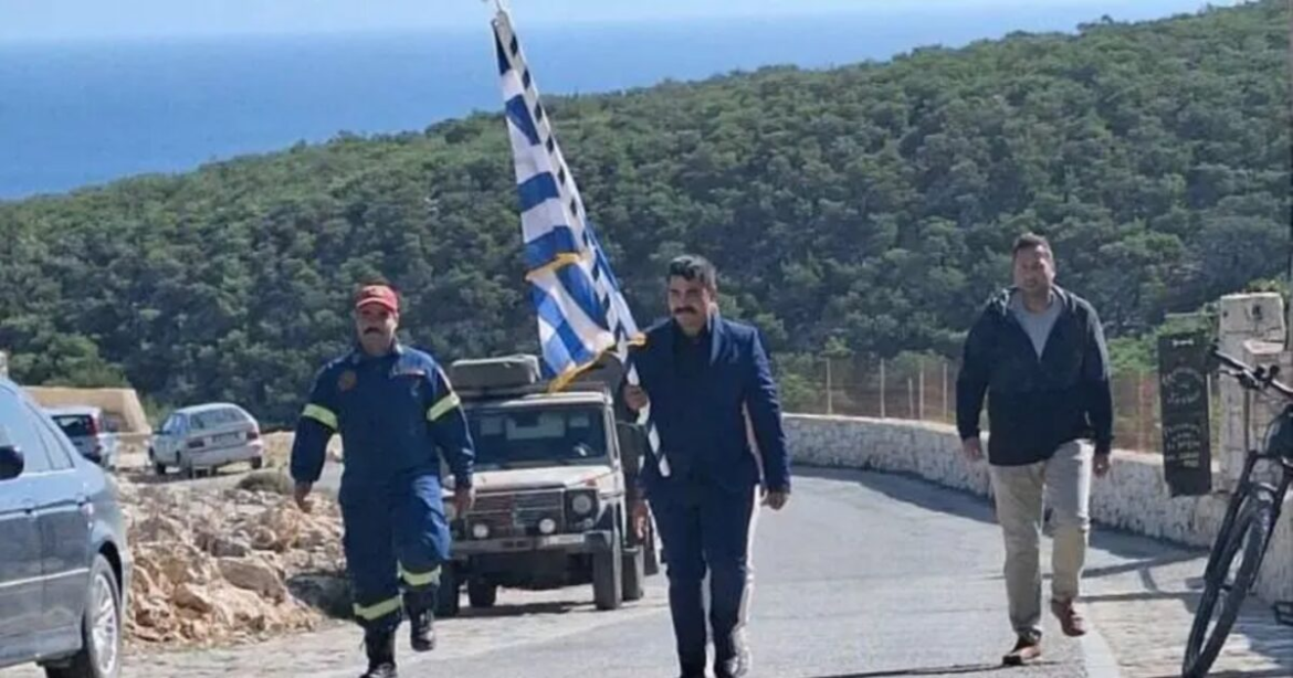 Γαύδος: Για πρώτη φορά η παρέλαση της 28ης Οκτωβρίου δεν είχε μαθητές – Στρατός και κάτοικοι ύψωσαν τη σημαία ψηλά