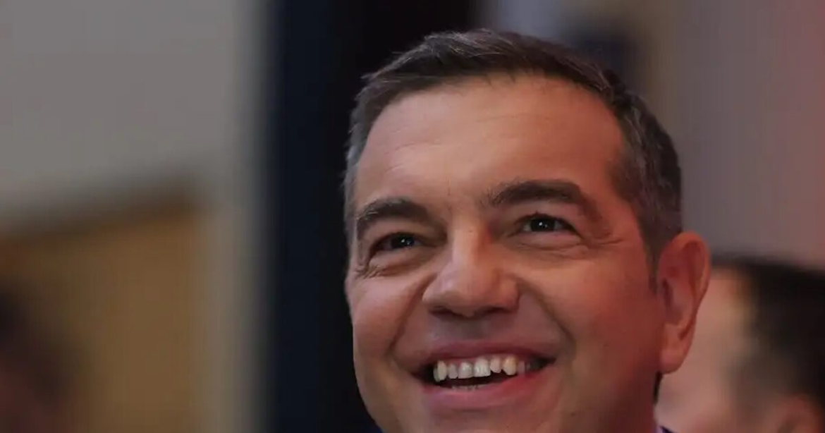 Ο Τσίπρας ήπιε μπύρα και συζήτησε με Έλληνες φοιτητές στη Σορβόννη – «Έχουν γνήσια αγωνία για το αύριο της πατρίδας μας»