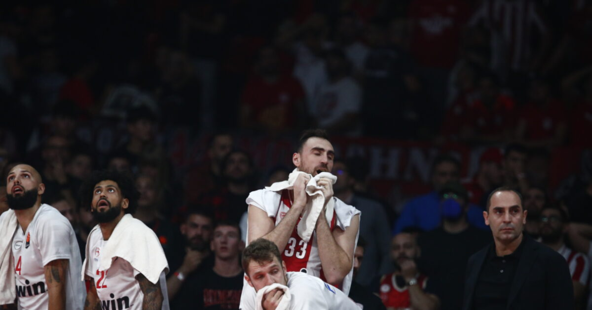 Κίναν Έβανς: Σοκαρισμένοι Μιλουτίνοφ και Βεζένκοφ τη στιγμή του τραυματισμού του