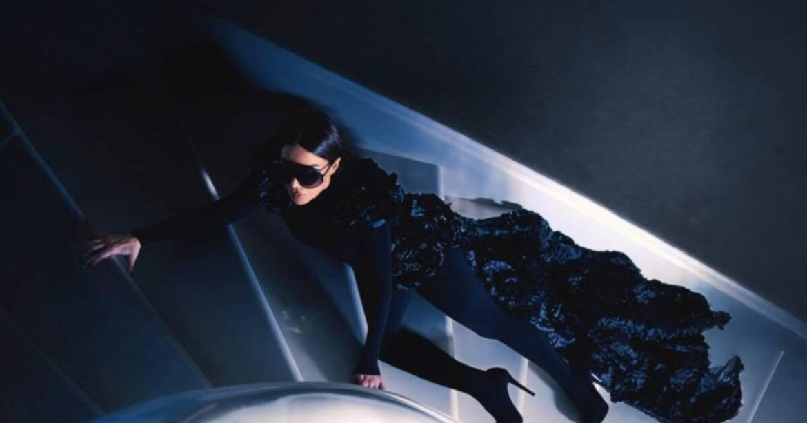 H Κέλλυ Κελεκίδου καθηλώνει με το νέο τραγούδι της με τίτλο «Σπίτι σου» – Δείτε το βιντεοκλίπ