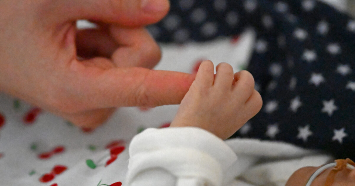 Ταϊλάνδη: Καθαρίστρια βρήκε ένα ζωντανό μωρό μέσα σε καζανάκι τουαλέτας