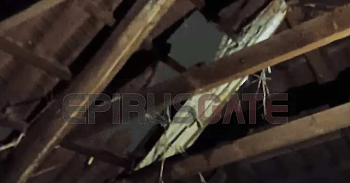 Καιρός – Ήπειρος: Καταρρακτώδεις βροχές και δυνατοί άνεμοι, κεραυνός άνοιξε τρύπα σε στέγη πολυκατοικίας