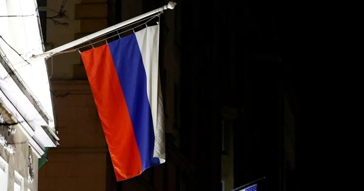 Σε πορεία συμμόρφωσης με τις κυρώσεις ΗΠΑ και Ρωσίας οι κινέζικες και ινδικές τράπεζες και διυλιστήρια