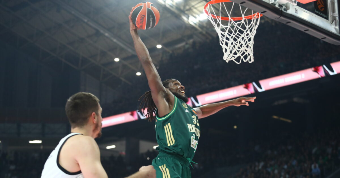 Ο Κένεθ Φαρίντ κατεδάφισε την μπασκέτα στο Παναθηναϊκός – Παρτίζαν