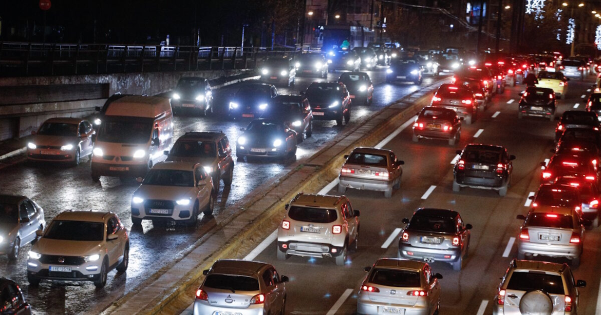 Κίνηση στους δρόμους: Μεγάλο μποτιλιάρισμα σε όλη την Αττική – Έληξε η έκτακτη στάση εργασίας των ΜΜΜ